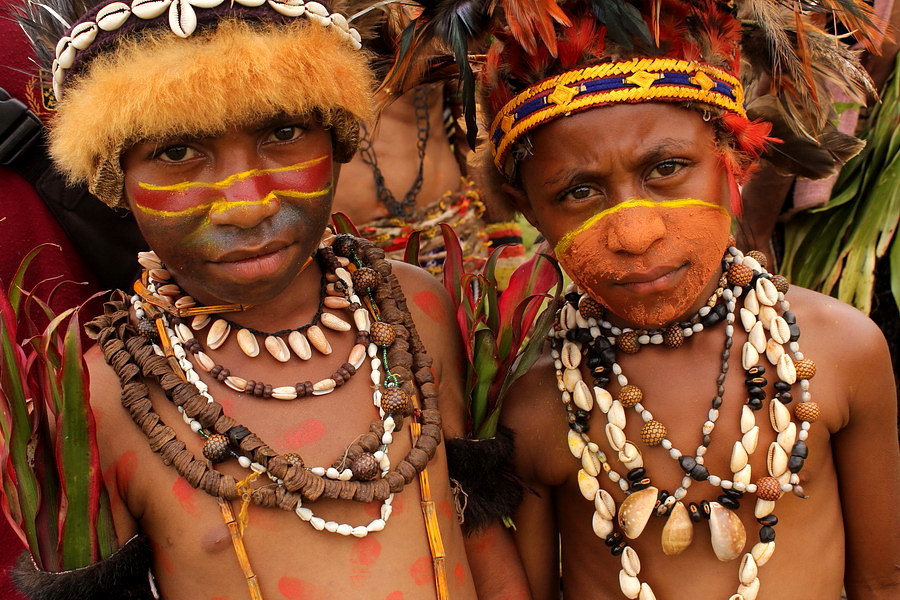 eople from Papua New Guinea two children